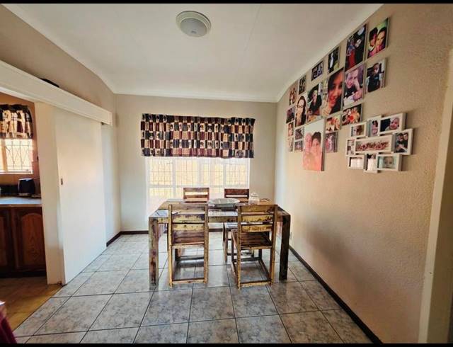 3 BEDROOM HOUSE FOR SALE IN RHODESFIELD